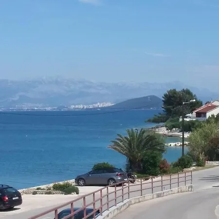 Krolo Otok Ciovo Apartment