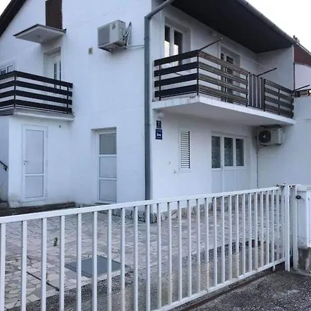 شقة Krolo Otok Ciovo تروغير